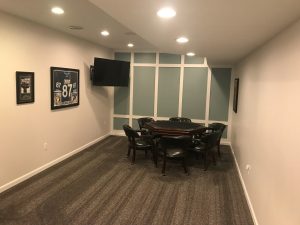 Game room with accent wall