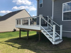 White rail and fascia with 2x4 Island Mist cocktail railing