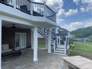 Post and beam wrap with under deck ceiling